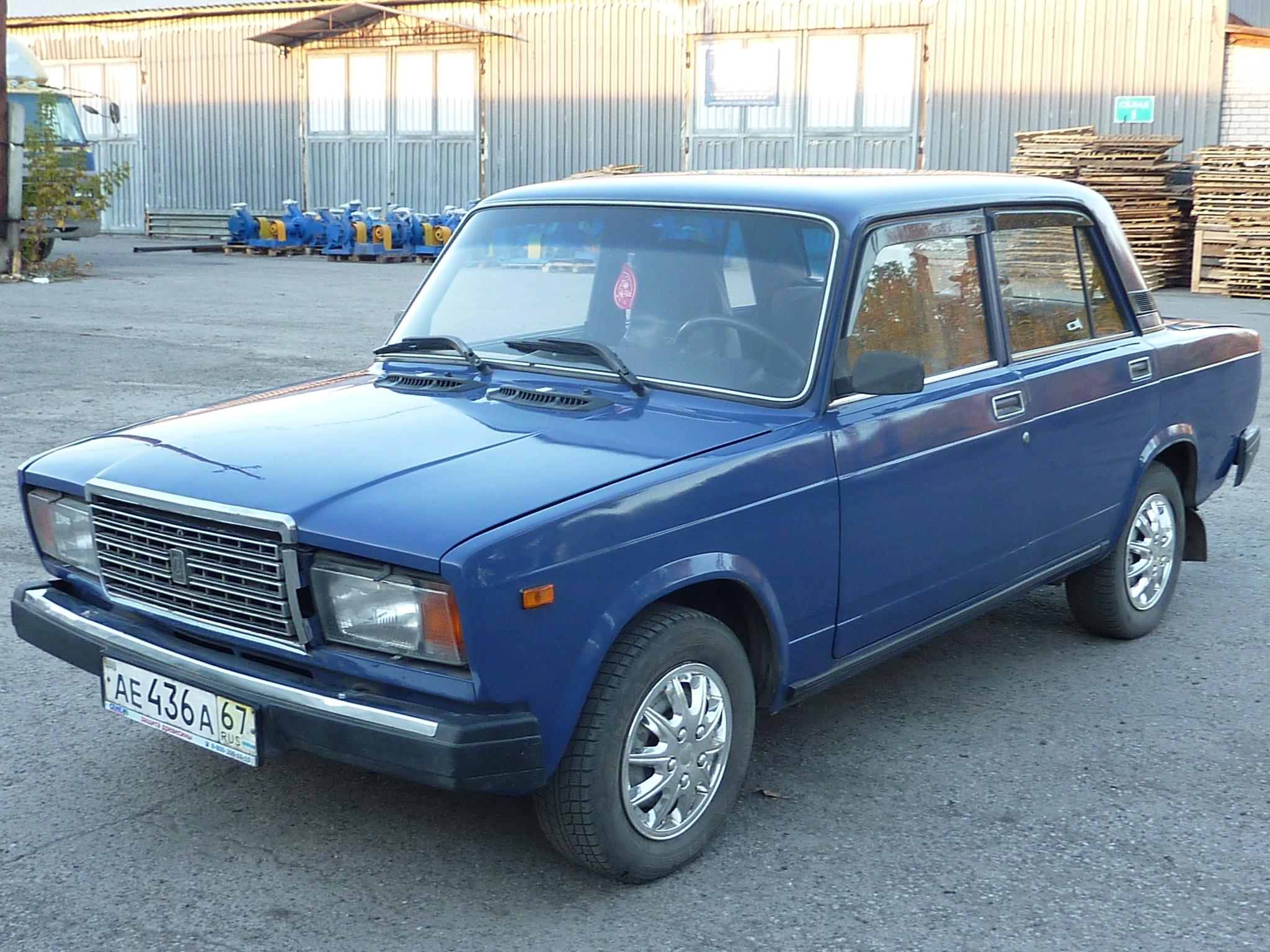 Семерка б у. ВАЗ-2107 «Жигули». Семёрка ВАЗ 2107 голубая. Ваз2107 компакт-кар.