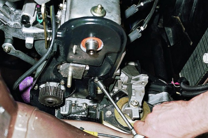 Как самостоятельно заменить ремень ГРМ на автомобиле 8 клапанный ВАЗ-2115 пошаговая инструкция