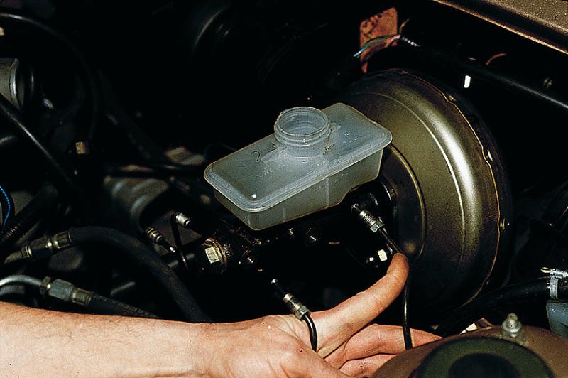 Замена главного тормозного цилиндра ВАЗ-2110 пошаговая инструкция